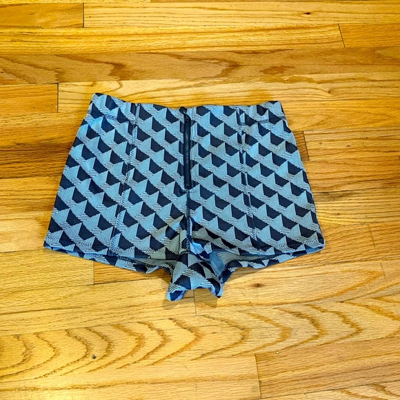 NWT Free People Movement Shorts Women’s size SP Gray Casual Vacation Beach - Picture 1 of 7